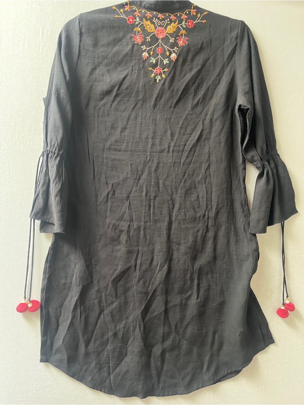 Lakshita Embroidered V-Neck Short Sleeve Tunic Kurti Shirt S